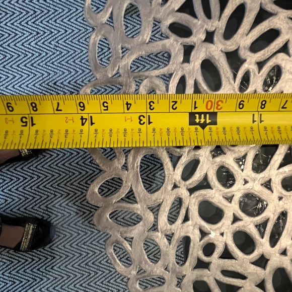 Chilewich place setting, laser-cut, perforated, organic shapes, in silver. - Picture 13 of 16